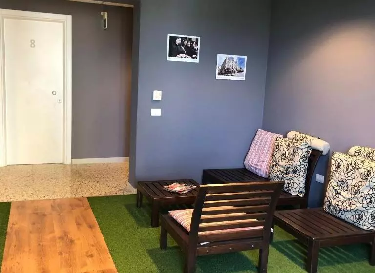 ホテル Glemerald Hostel