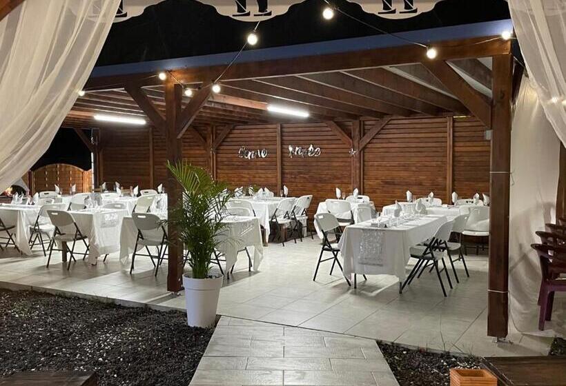 هتل Les Créolines