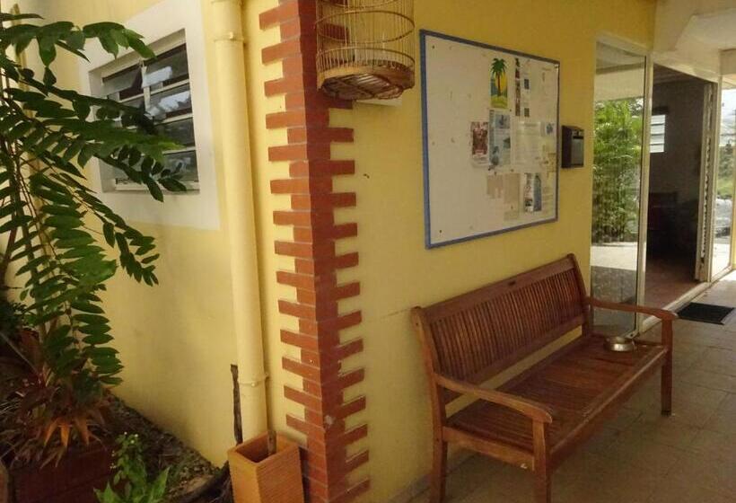 هتل Les Créolines