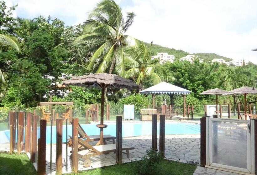 هتل Les Créolines