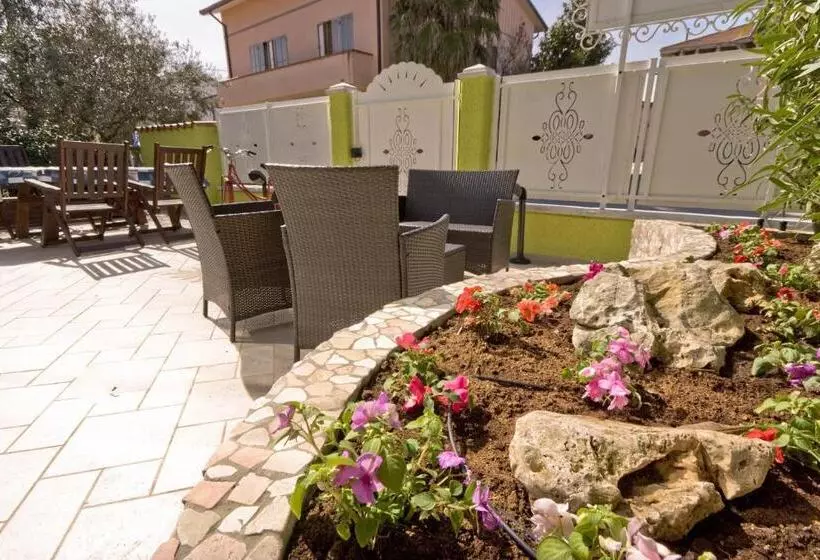 هتل Locanda Del Picchio