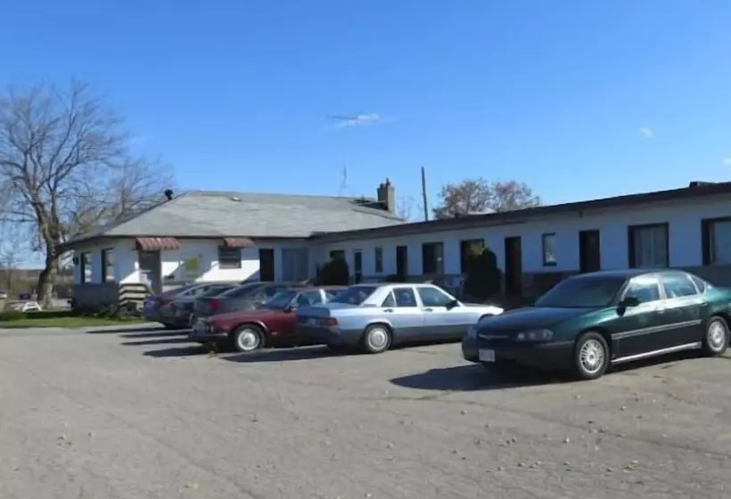 Hotelli Peterboro Express Inn