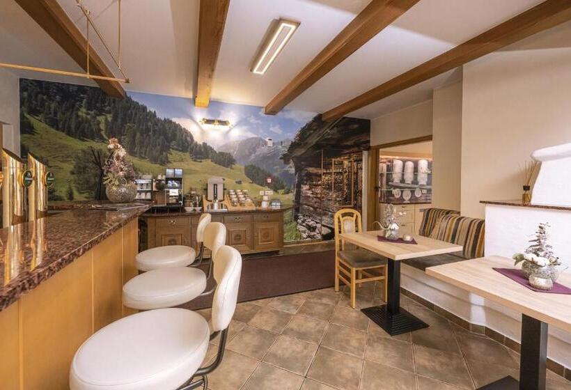 בית מלון כפרי Acherl