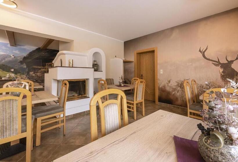 בית מלון כפרי Acherl