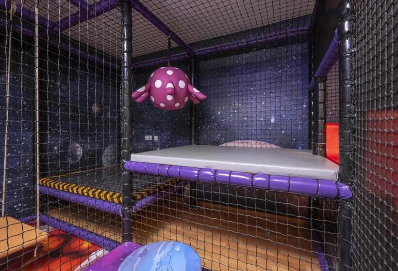 בית מלון כפרי Acherl