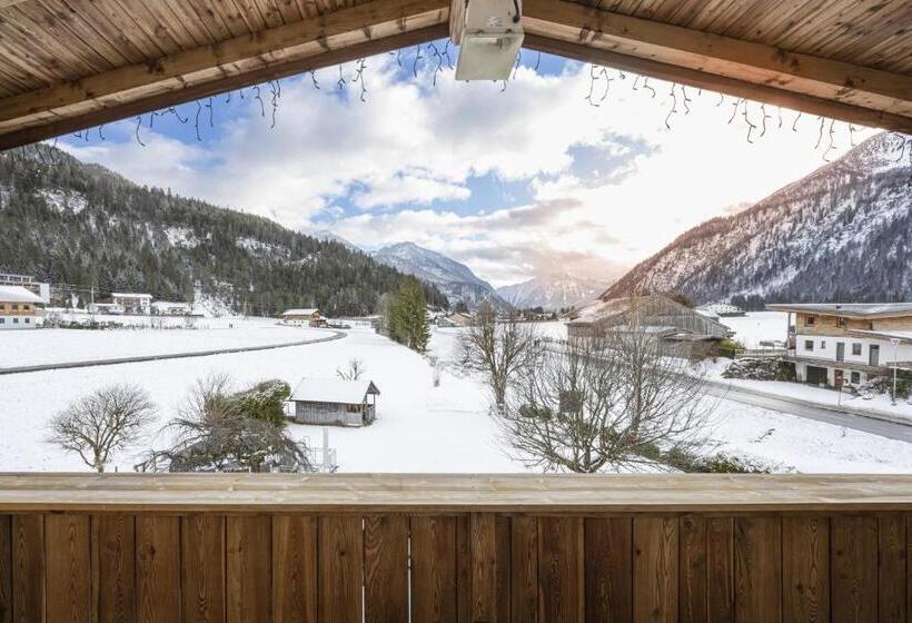 בית מלון כפרי Acherl