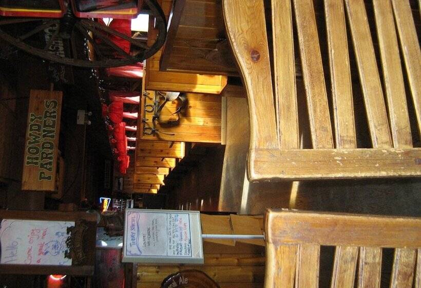 בית מלון כפרי The Ol  Frontier