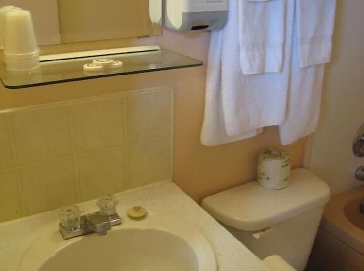 בית מלון כפרי The Ol  Frontier