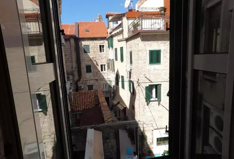 Hotel Top Center