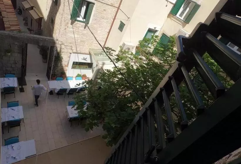 Hotel Top Center
