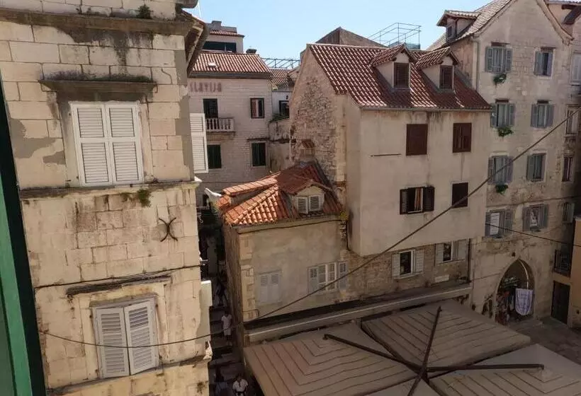 Hotel Top Center
