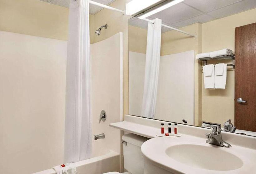 酒店 Travelodge By Wyndham Fort Scott