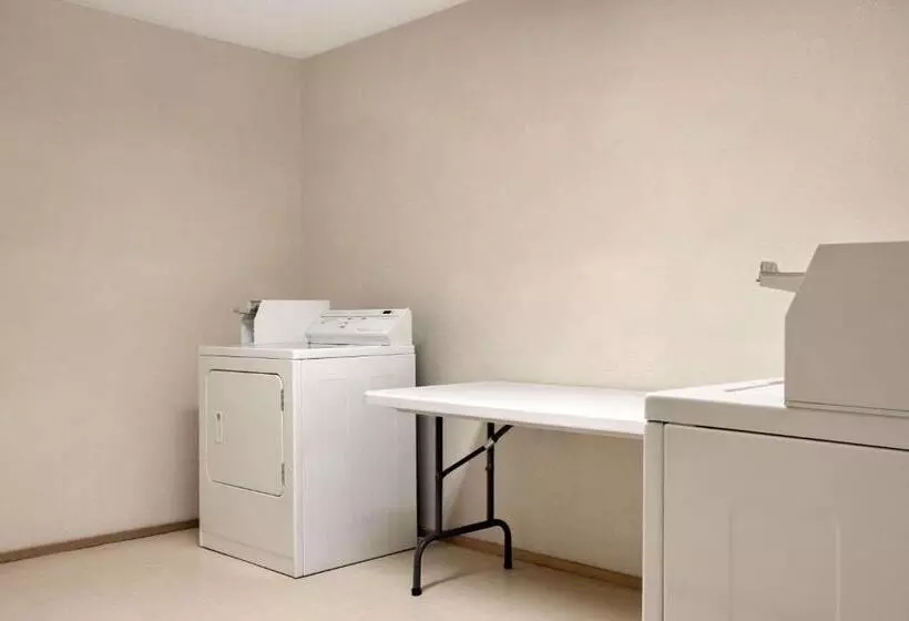 Hotelli Travelodge By Wyndham Fort Scott