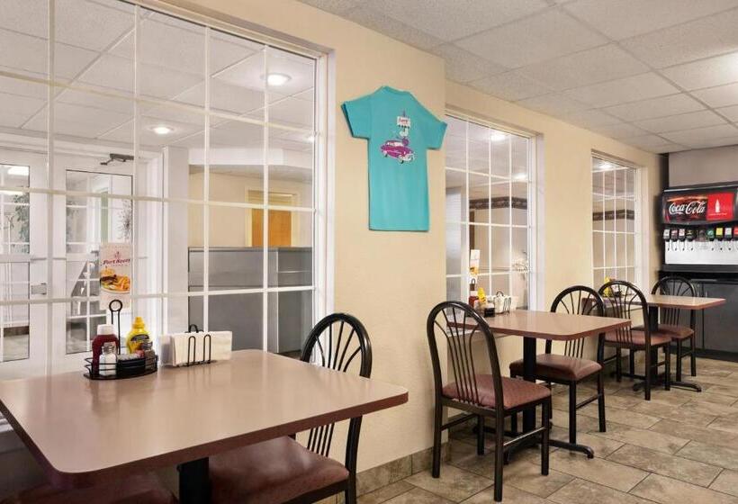 酒店 Travelodge By Wyndham Fort Scott