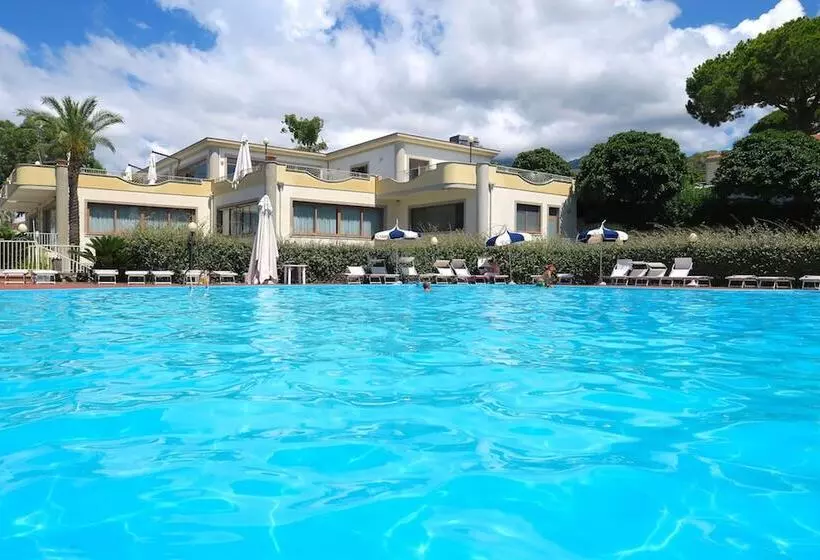 ホテル Club Residence La Castellana