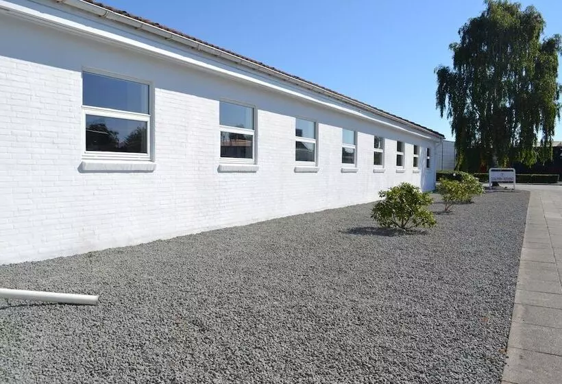 Dolphin Hotel Annex