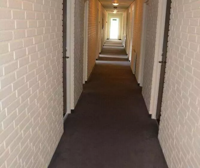 Dolphin Hotel Annex