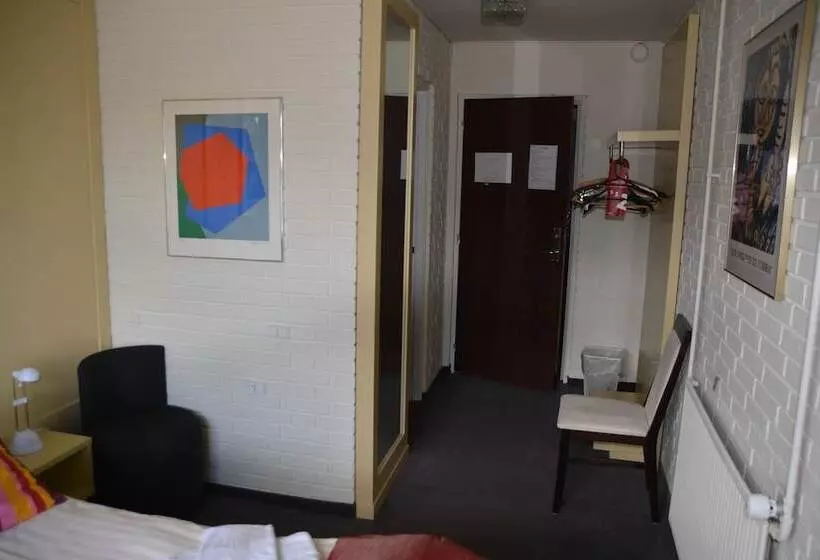 Dolphin Hotel Annex