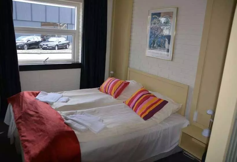 Dolphin Hotel Annex