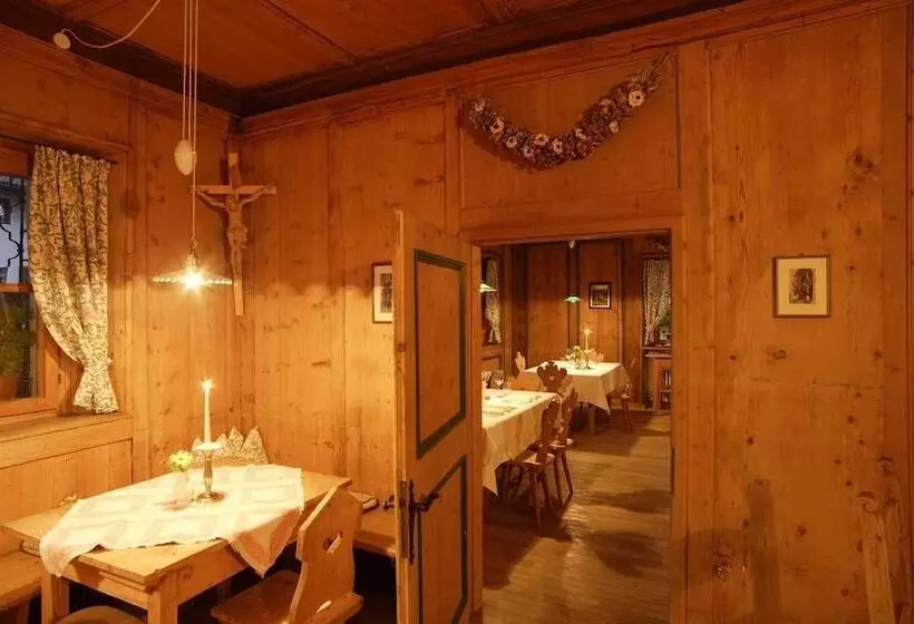 ホテル Gasthof Krone