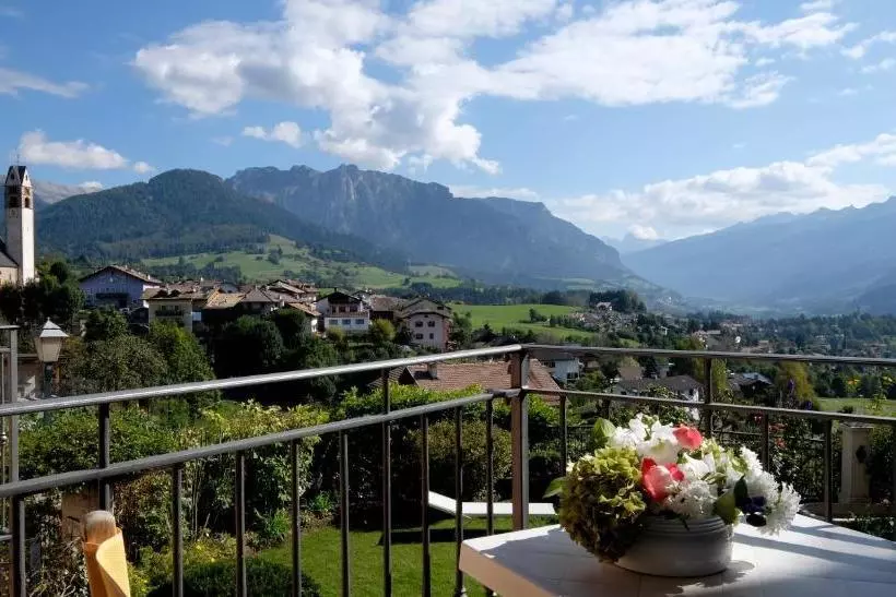 Hotelli Residenza Bagni & Miramonti
