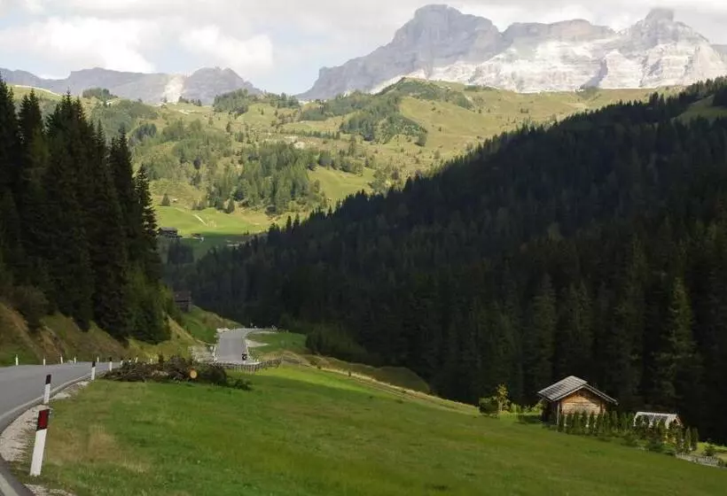Hotelli Residenza Bagni & Miramonti