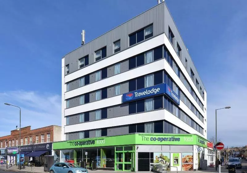 Hotelli Travelodge London Raynes Park