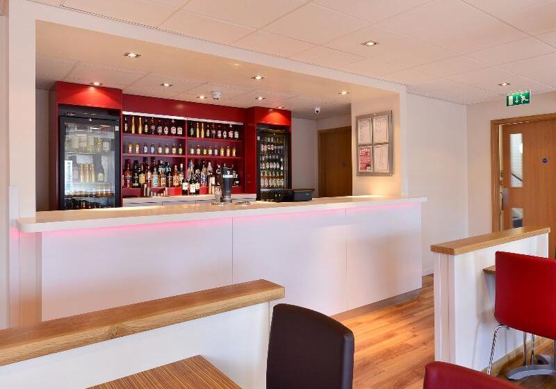 فندق Travelodge London Raynes Park