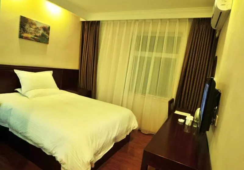 Hotelli Greentree Inn Yunnan Kunming Chenggong University City Shilin Street Express