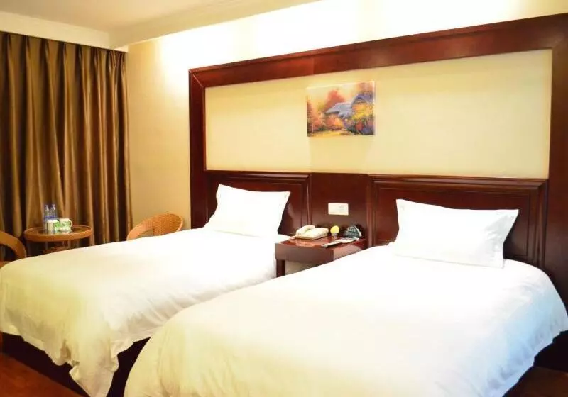 Hotelli Greentree Inn Yunnan Kunming Chenggong University City Shilin Street Express