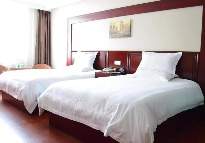 Hotelli Greentree Inn Yunnan Kunming Chenggong University City Shilin Street Express