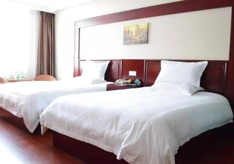 Hotelli Greentree Inn Yunnan Kunming Chenggong University City Shilin Street Express