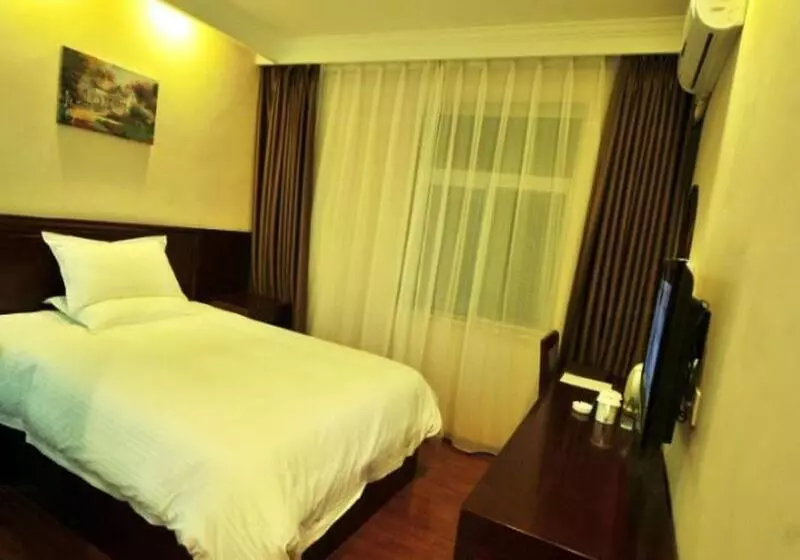 Hotelli Greentree Inn Yunnan Kunming Chenggong University City Shilin Street Express