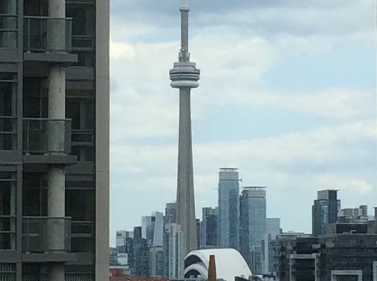 Aoc Suites Luxury Condo City View