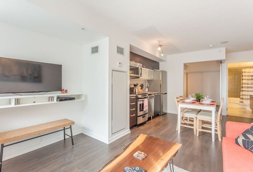 Aoc Suites Luxury Condo City View