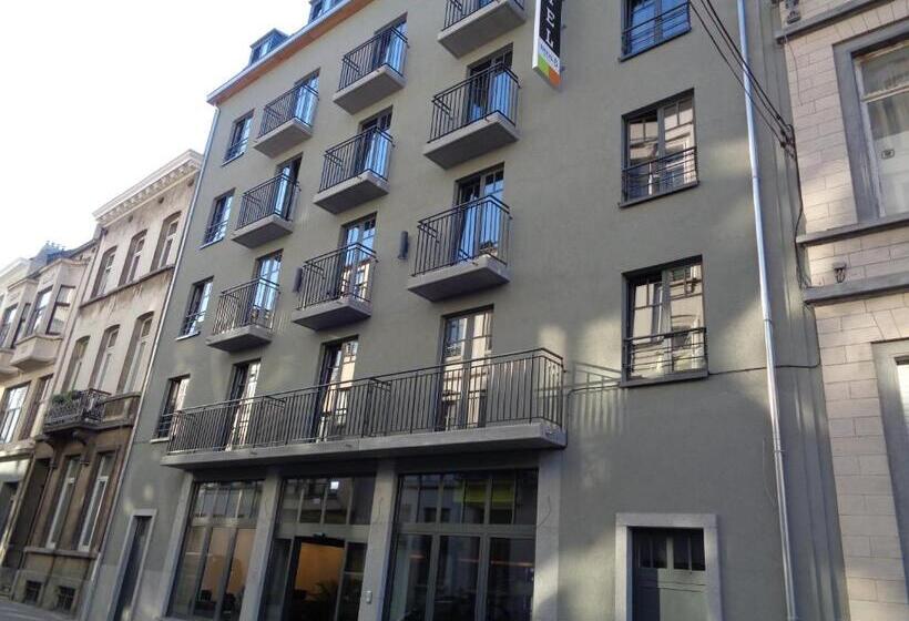 هتل Brxxl 5 City Centre Hostel