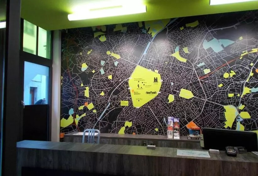 هتل Brxxl 5 City Centre Hostel