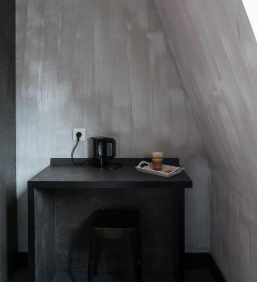 هتل Brxxl 5 City Centre Hostel