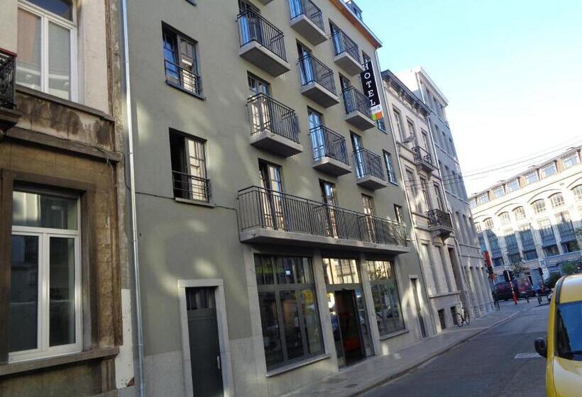 هتل Brxxl 5 City Centre Hostel