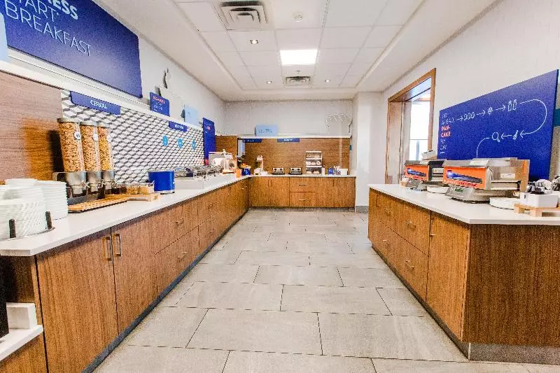 ホテル Holiday Inn Express & Suites   West Edmonton Mall Area, An Ihg