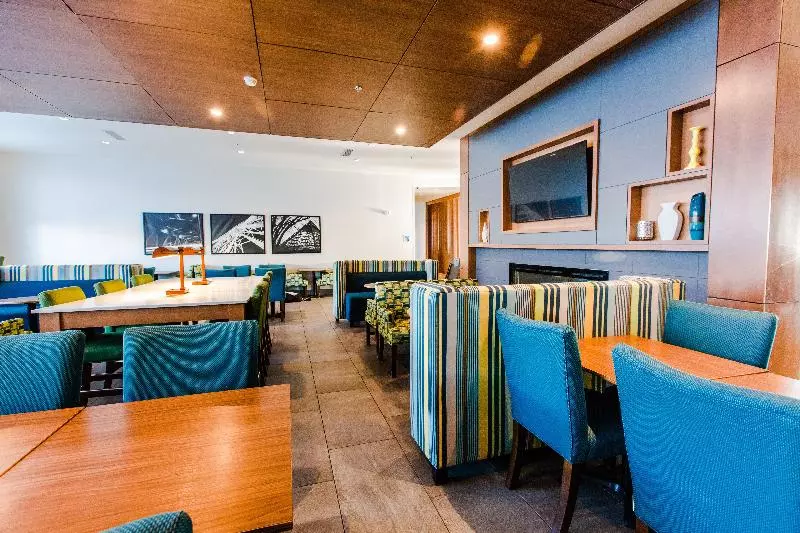 ホテル Holiday Inn Express & Suites   West Edmonton Mall Area, An Ihg