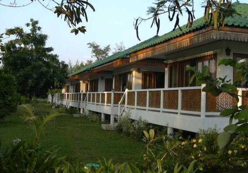 هتل Ruenthairimhaad Resort