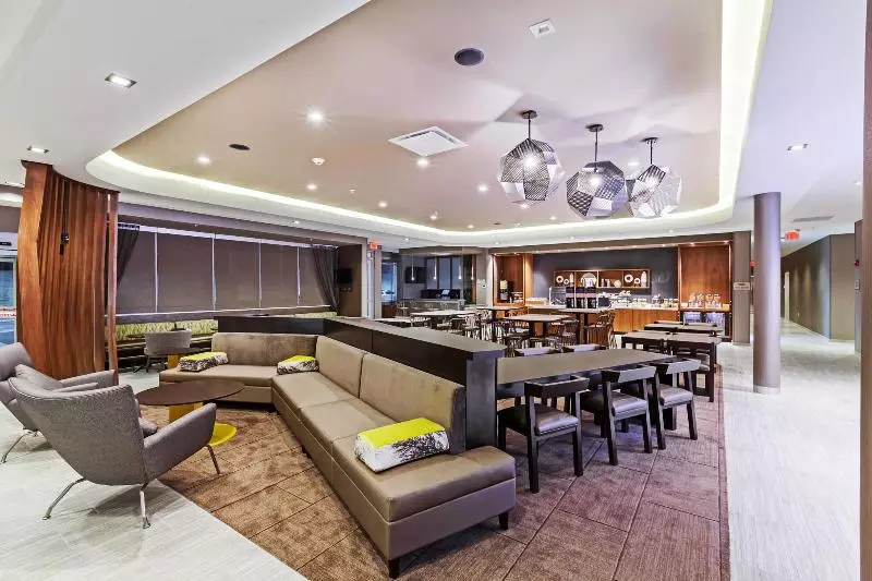 ホテル Springhill Suites By Marriott Tulsa At Tulsa Hills