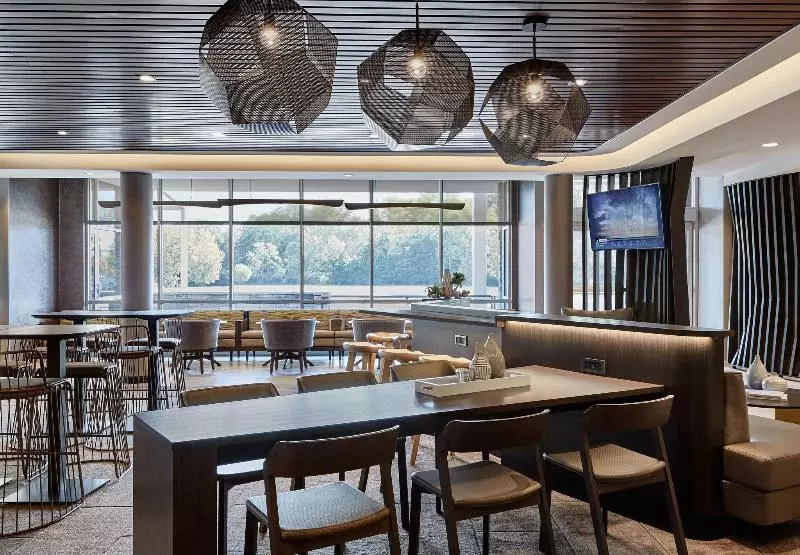ホテル Springhill Suites By Marriott Tulsa At Tulsa Hills