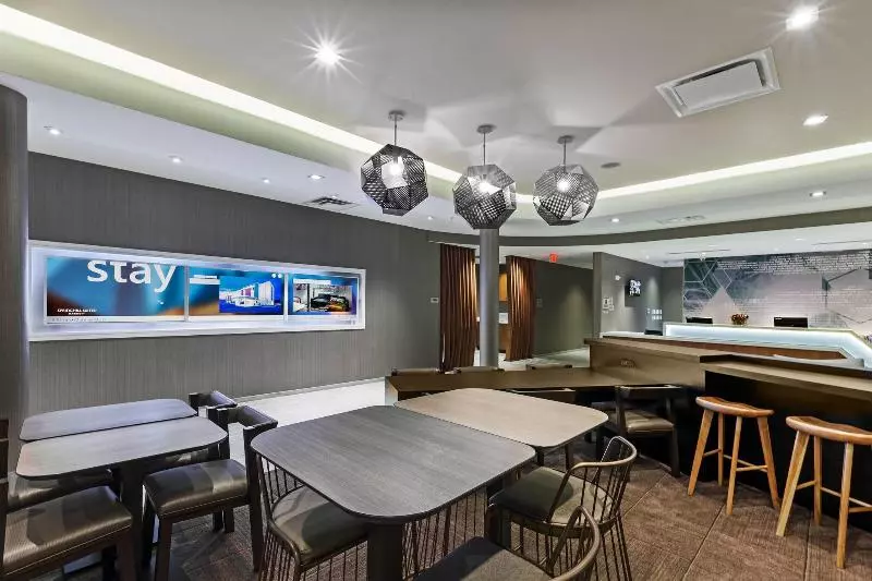 ホテル Springhill Suites By Marriott Tulsa At Tulsa Hills