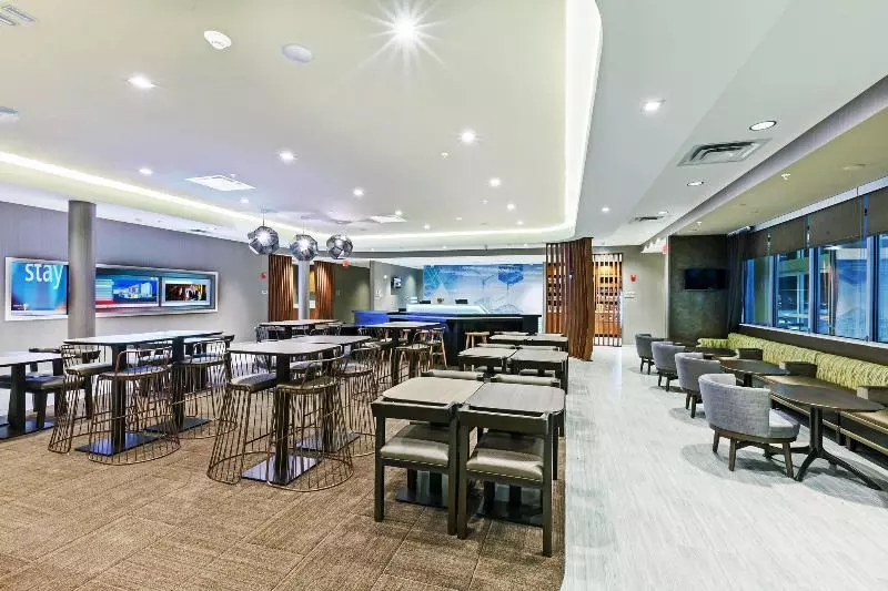 ホテル Springhill Suites By Marriott Tulsa At Tulsa Hills
