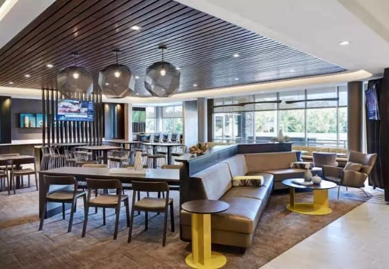 ホテル Springhill Suites By Marriott Tulsa At Tulsa Hills