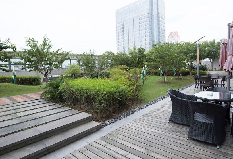 Отель Suzhou Sun Plaza