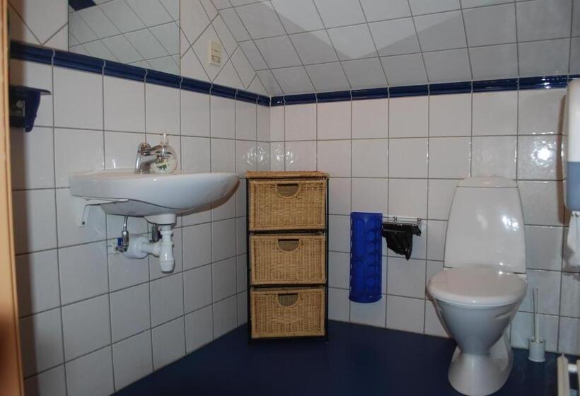 åhus B&b Och Vandrarhem