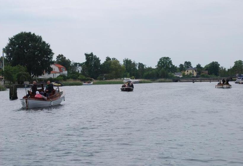 åhus B&b Och Vandrarhem
